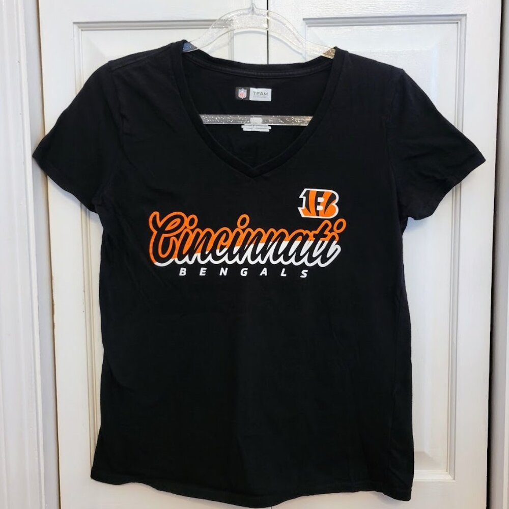 Cincinnati Bengals Ladies V-Neck Tee, Size Small